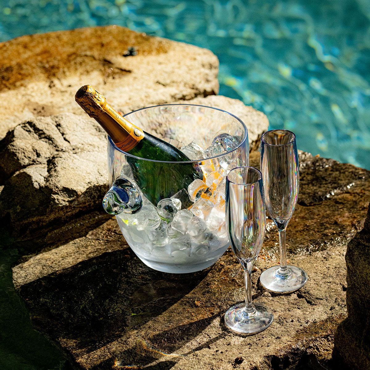 https://www.luxuriousinteriors.com/wp-content/uploads/2022/06/Revel-5.5-oz.-Champagne-HUS049-012-2-sq.jpg